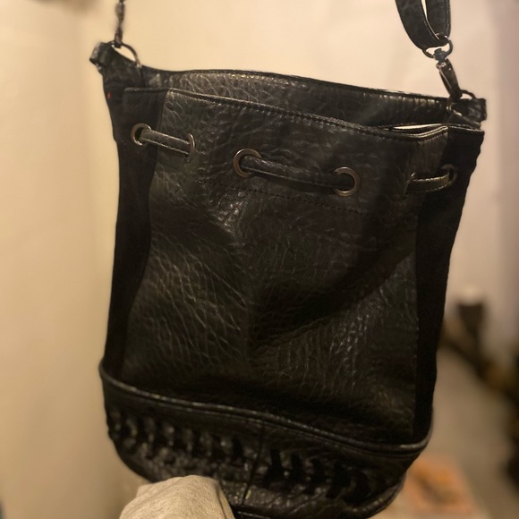 Crossbody bucket bag - Picture 4 of 4